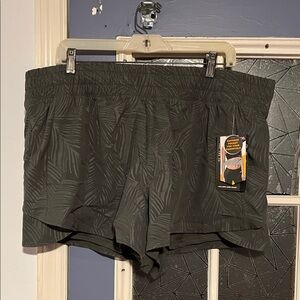 Avia xxl Women's Olive Green Athletic Shorts with Leaf Print NWT